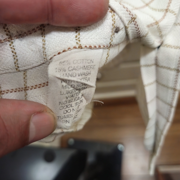 Men Burberry short sleeve shirt. - Picture 9 of 9